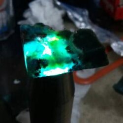 Bongkahan Batu  Bacan Doko Super Kristal